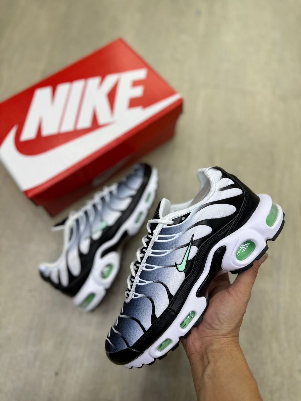 Tênis  Nike Tn