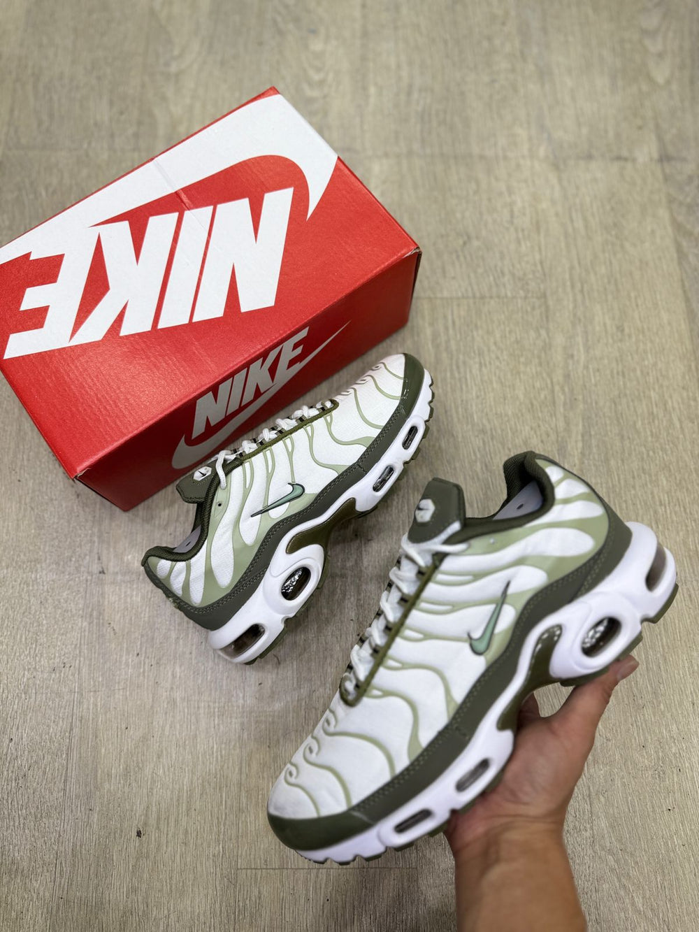 Tênis  Nike Tn