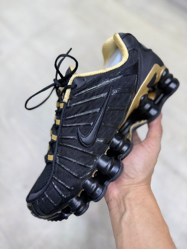 Tênis  Nike doze molas