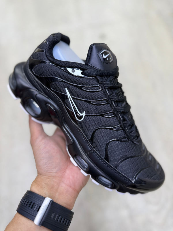 Tênis  Nike Tn