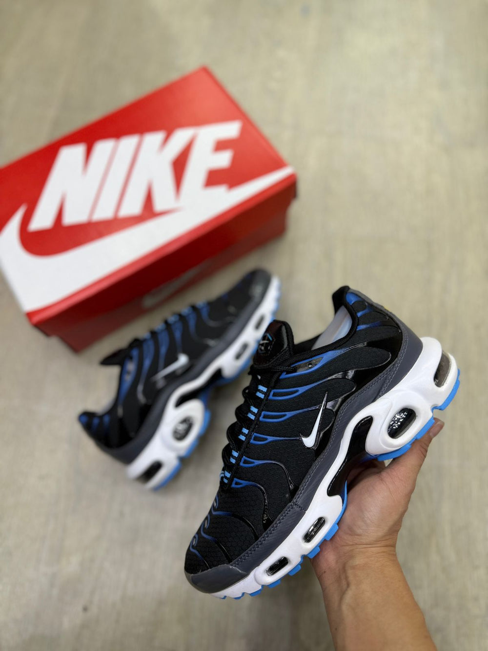 Tênis  Nike Tn