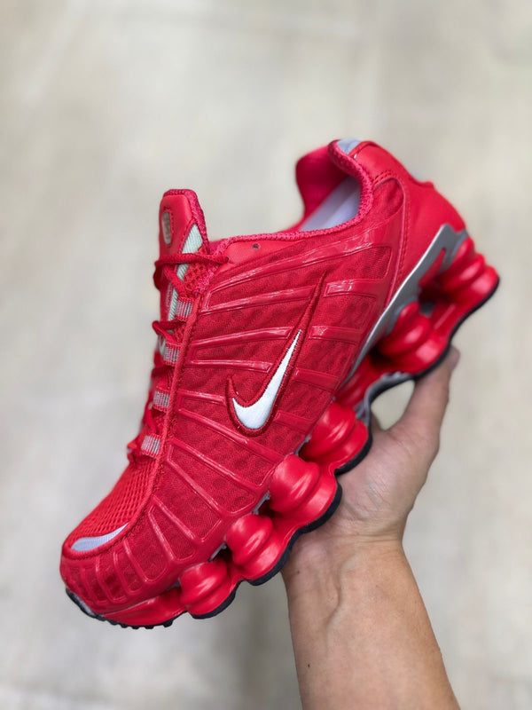 Tênis  Nike doze molas