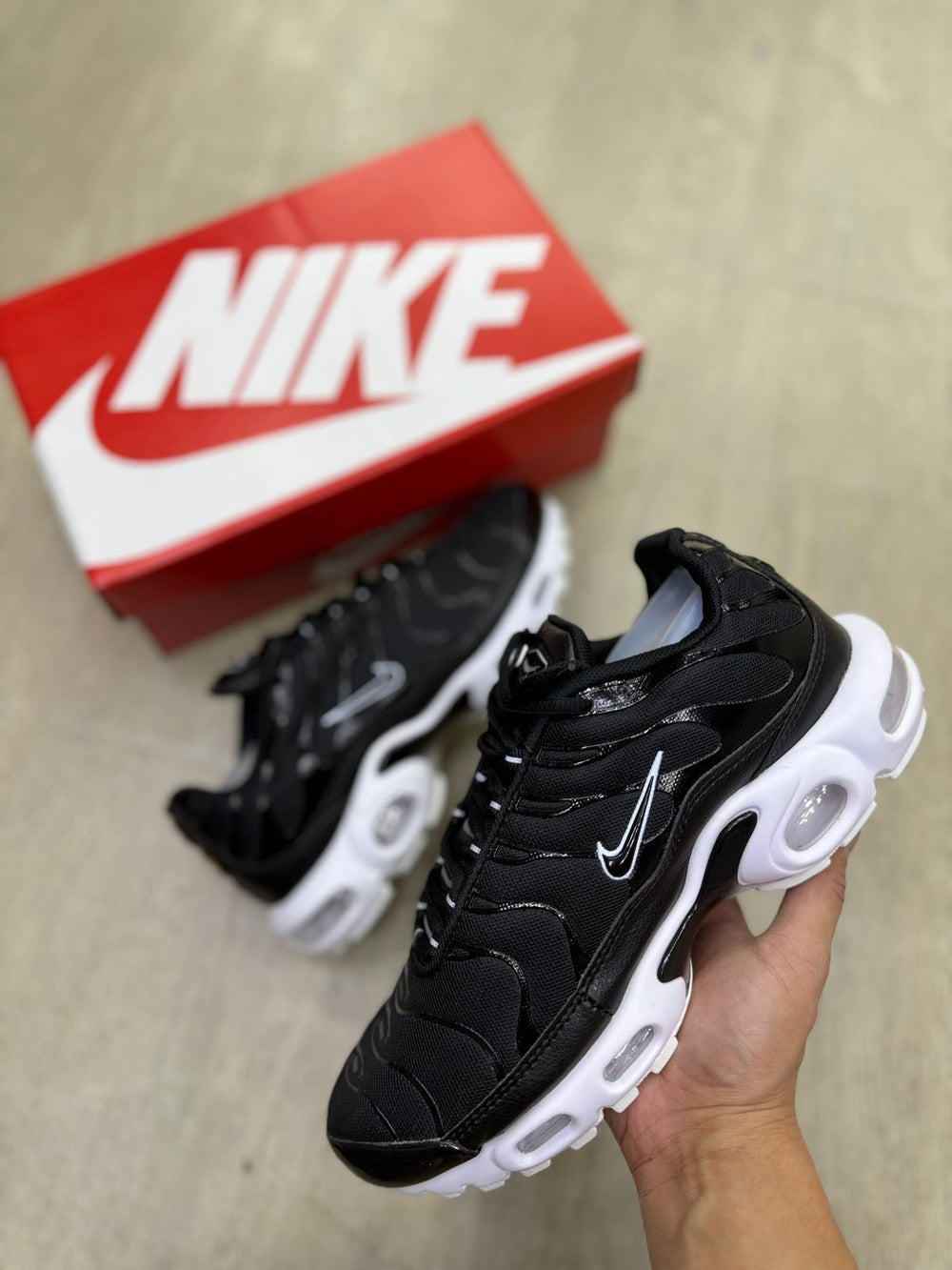 Tênis  Nike Tn